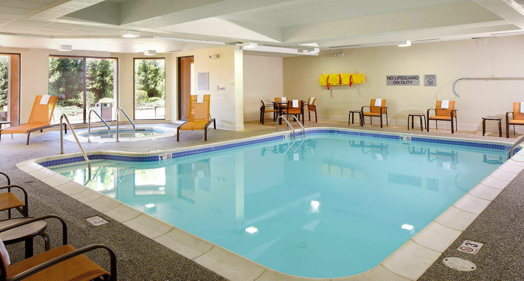 Hotel Courtyard By Marriott Cleveland Willoughby Udogodnienia zdjęcie